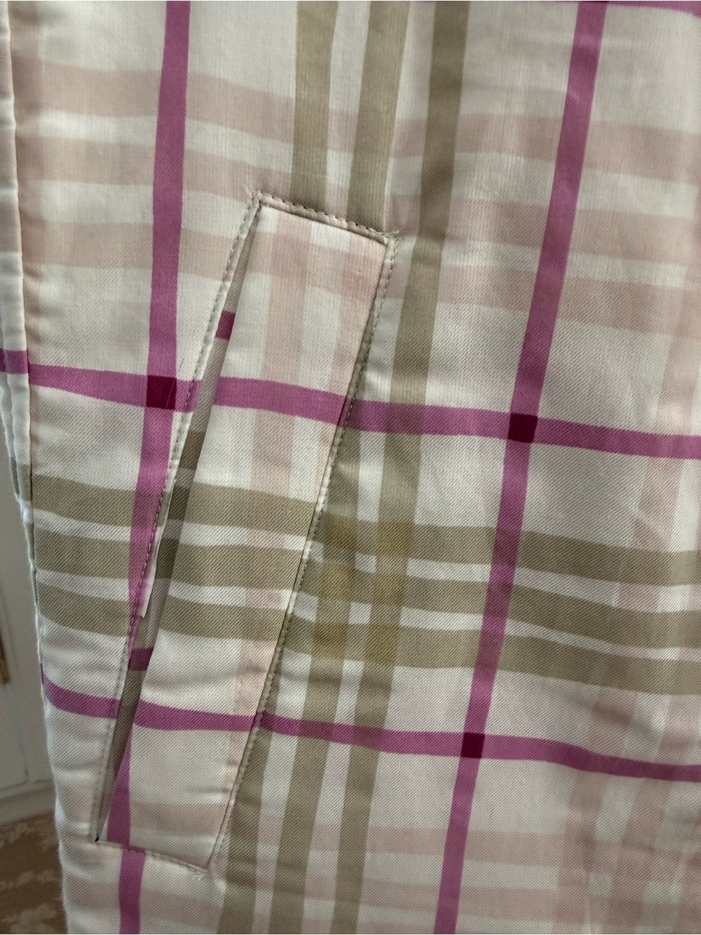 Burberry London Cream cotton canvas reversible Utility Vest with Plaid inside - Picture 9 of 13